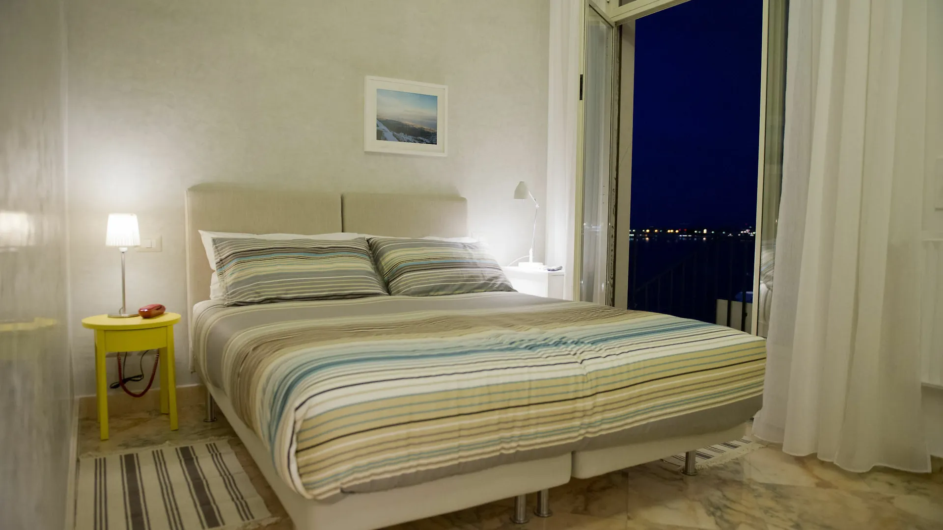 Garibaldi R&B Bed and Breakfast Μεσίνα