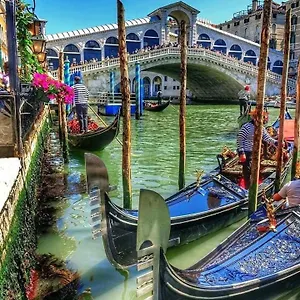 https://alloggio-rialto-view.hotelinveneto.com