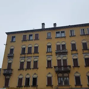 https://alloggi-gerotto-calderan-2.hotelinveneto.com
